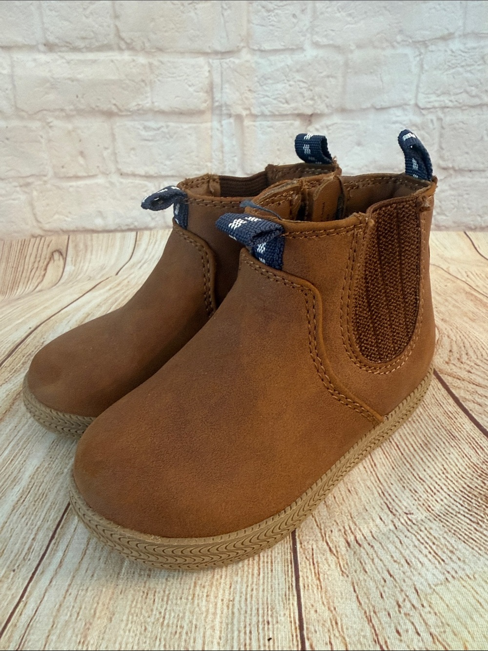 Cat & Jack - Kids Brown Chelsea Boots - Classic Slip-On Style- Size 6 Baby